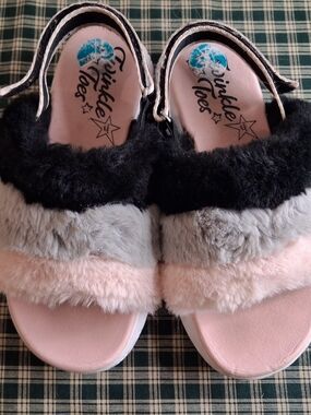 Twinkle Toes Girls Light-Up Slide Sandals Size 2 | Pink Gray Black | Faux Fur